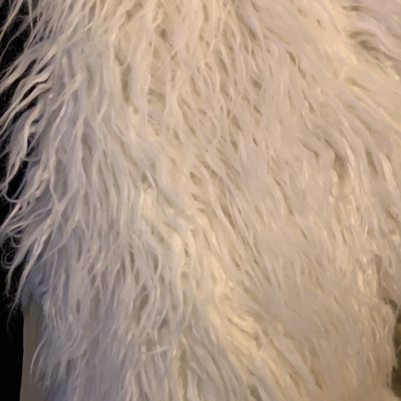 Kendall and Kylie faux fur vest - Picture 5 of 5